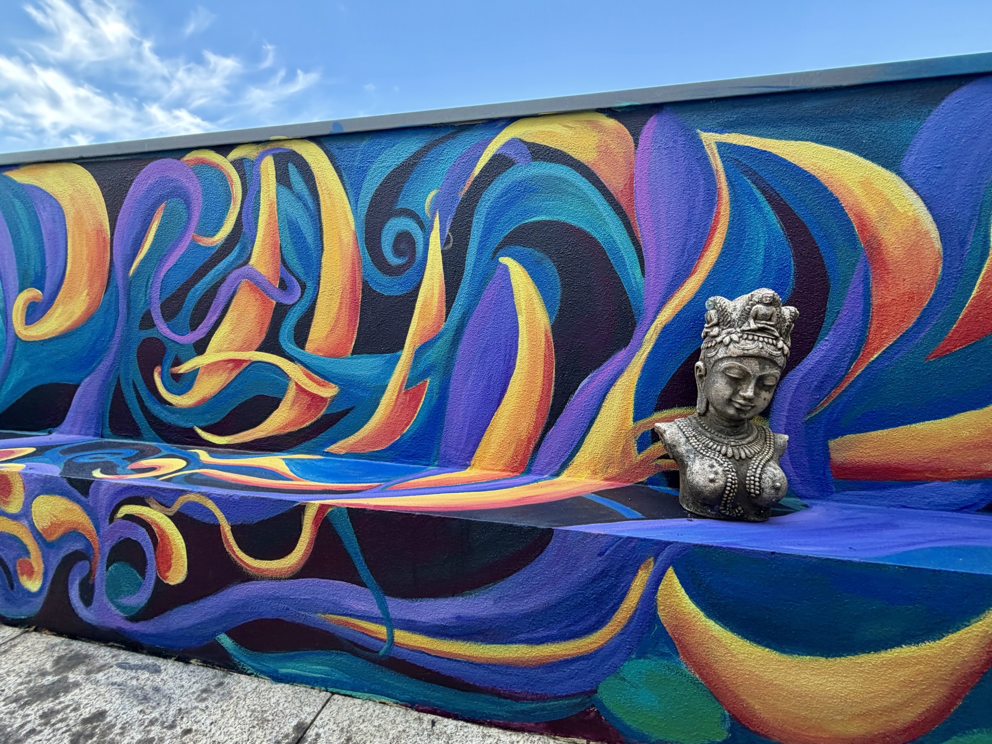 Detail of Cybin Vibin mural by Bailey Alysse, Vila Nova de Gaia, Portugal.